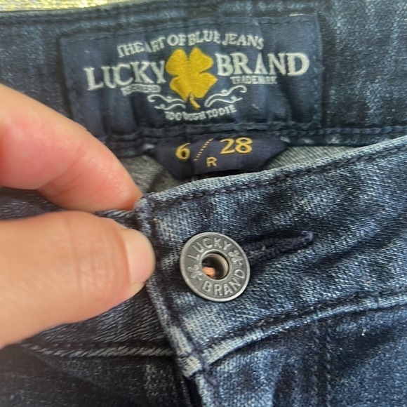 Lucky BRAND Dark Blue Wash Lolita Boot Mid-Rise Bootcut Jean Size 6/28 - Picture 8 of 16